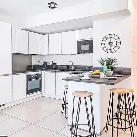 Apartment Les Terrasses De La By Interhome